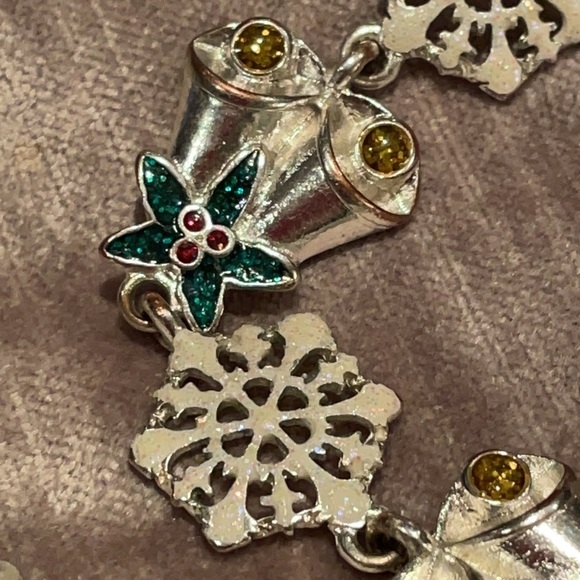 Bells and Snowflake Bracelet 7 1/4” - Picture 3 of 6